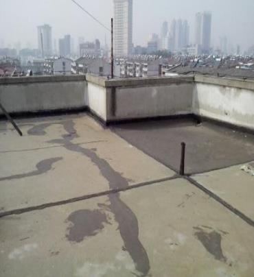 郑州漏水维修 楼顶漏水是什么原因，楼顶漏水维修方法是什么?